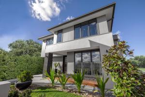 Armidale 38